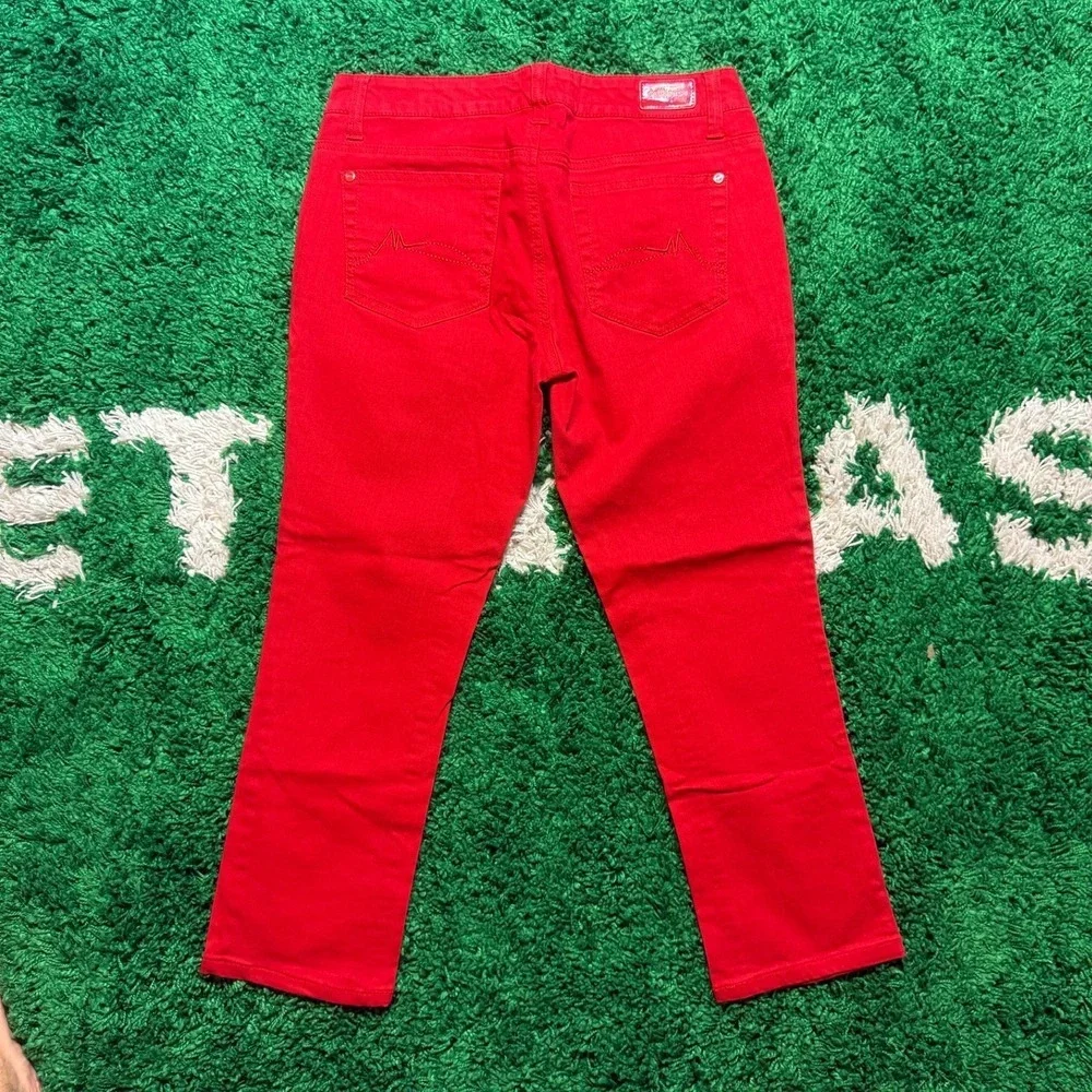 Dollhouse Red Capri Jeans Size 9 Mid Rise Cropped Denim Pants Casual - Picture 3 of 5